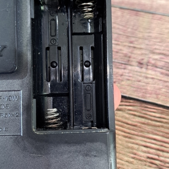 Sony Walkman SRF19W AM/FM Portable Radio Gray and Black Untested - Picture 3 of 13